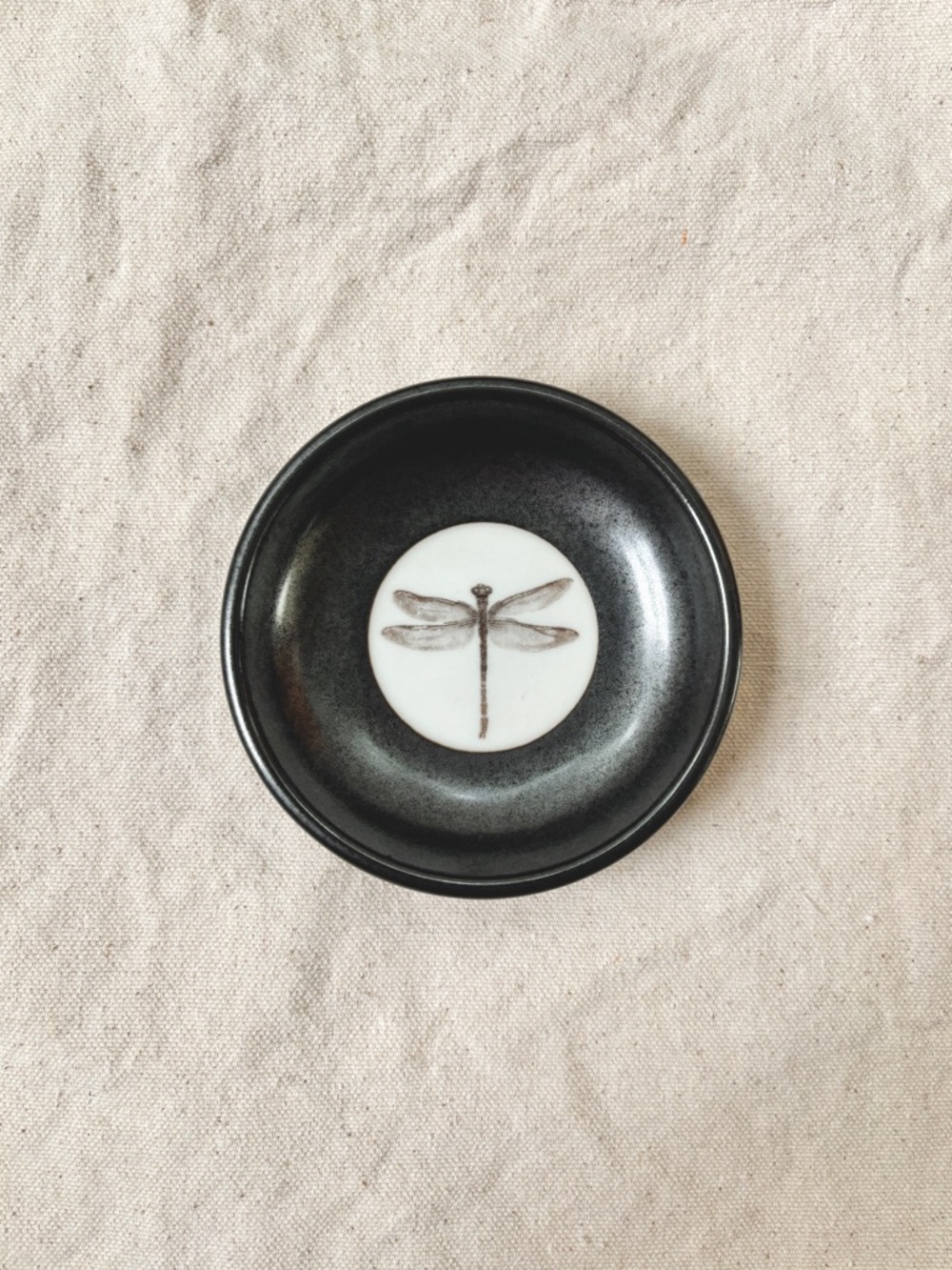 Kotobuki black small stoneware dish with dragonfly center